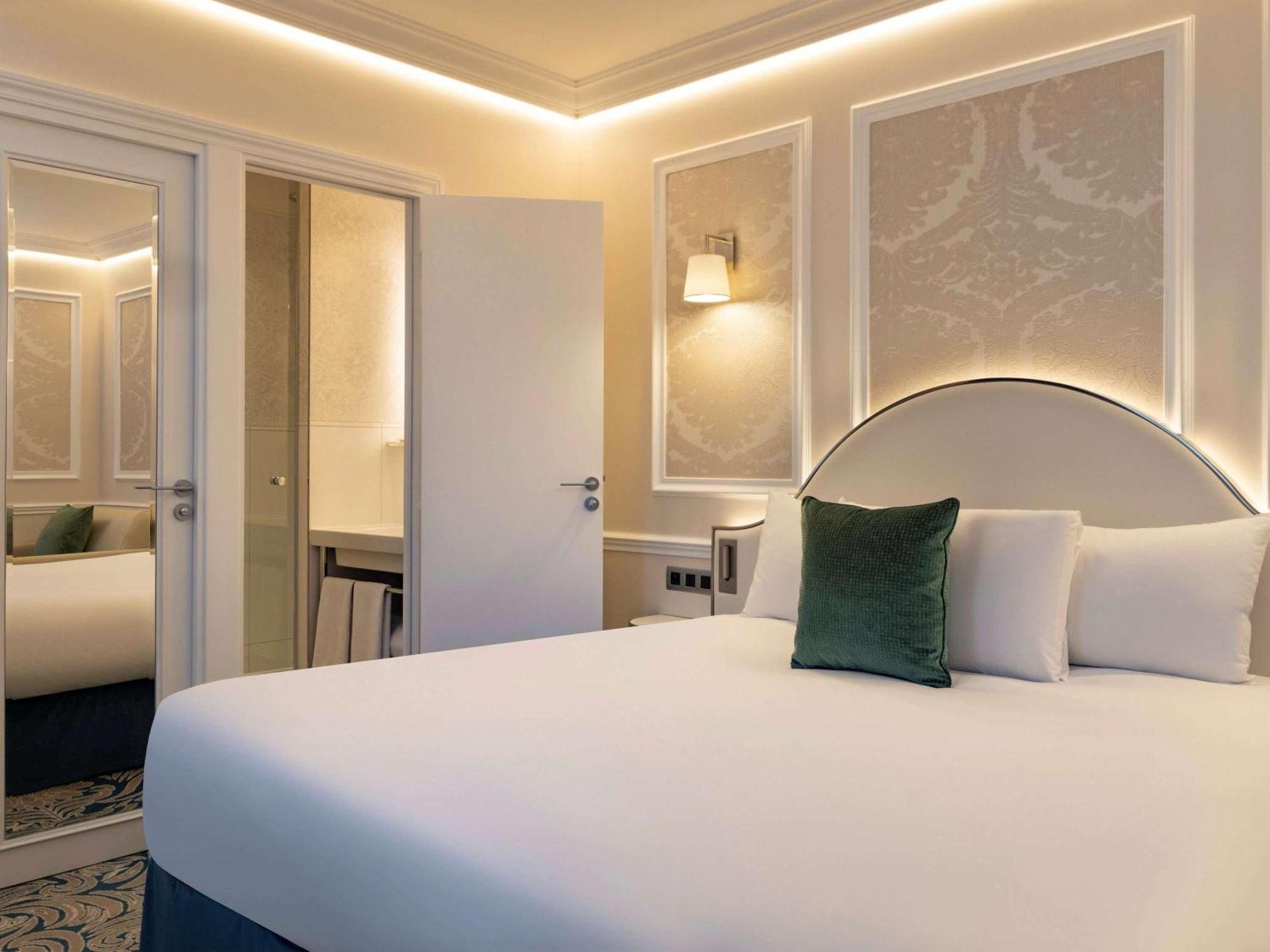 Hotel Mercure La Sorbonne Saint-Germain-Des-Pres Paris Exterior photo